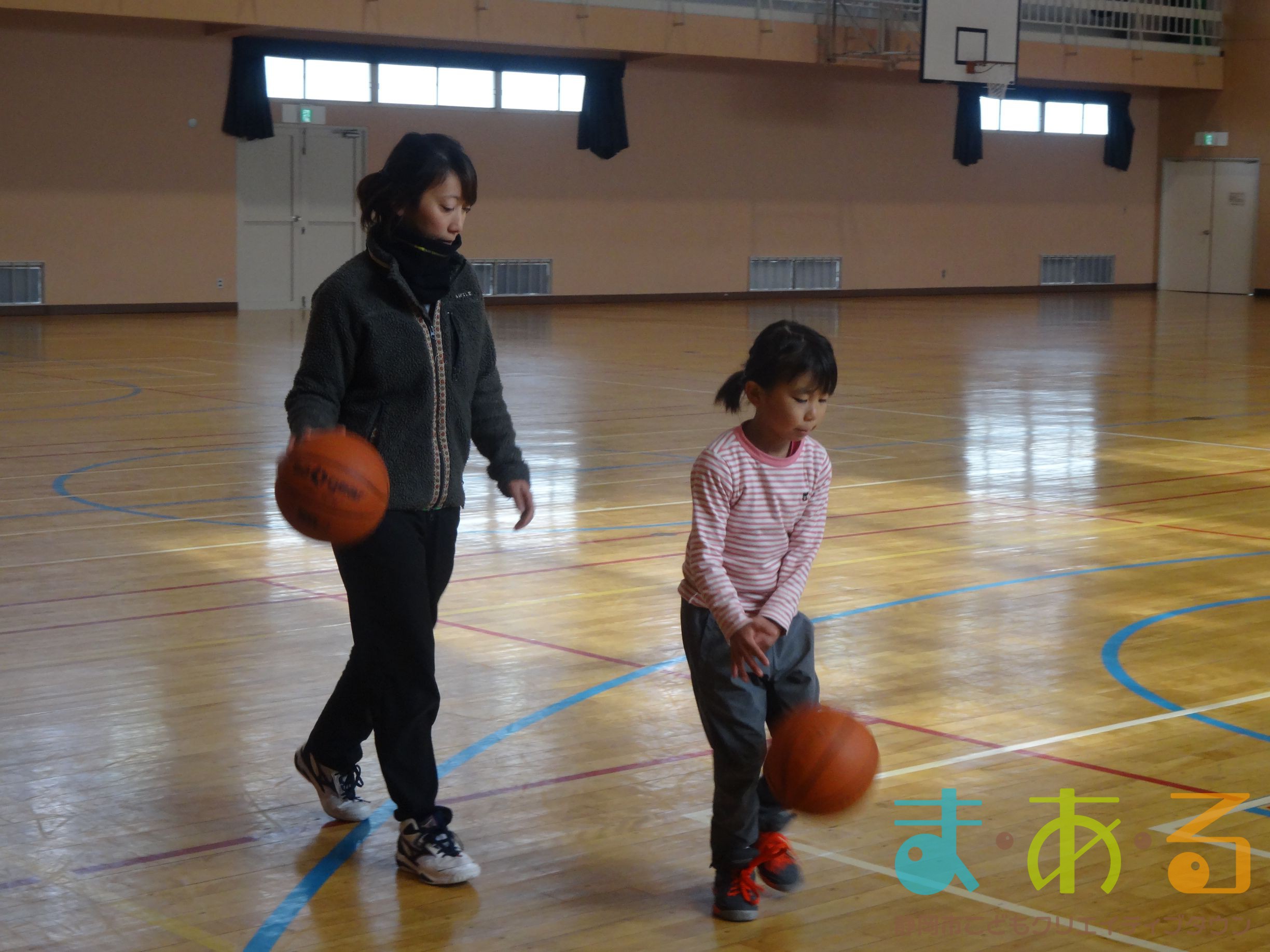 2019年12月15日_親子で運動あそび～バスケットボールに挑戦！