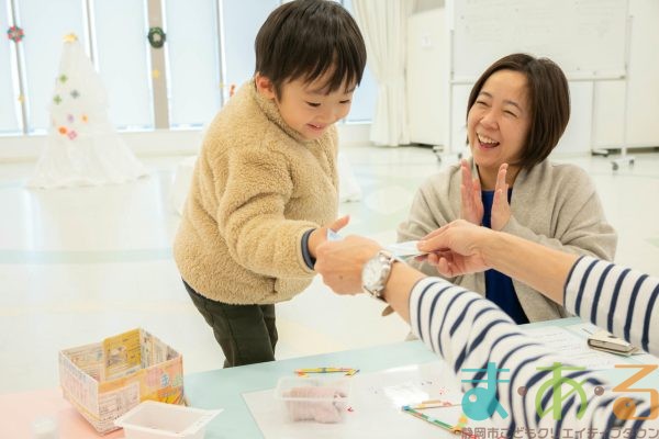 2024年12月20日_開店！ま・あ・る商店(クリスマスのかざりつけ)