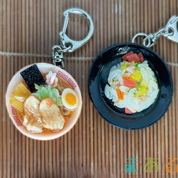 【希少品】食品サンプル　こぼれちゃったラーメン 楽天市場】食品サンプル グッズ こぼれちゃったラーメン【送料無料