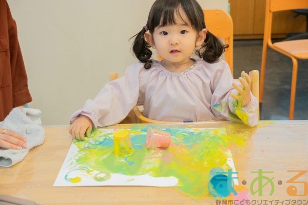 2025年6月12日_ぞうけいあそび（とろとろ絵の具）