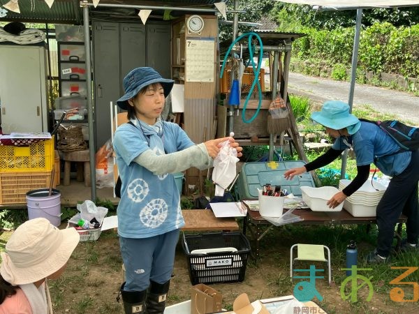 2025年7月21日_夏の里山で藍の生葉染め体験