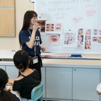 2025年8月14日_メイクアップアーティストに学ぶメイク術