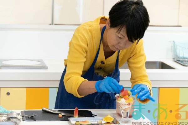 2025年7月31日_親子でひんやり冷たいパフェ作り