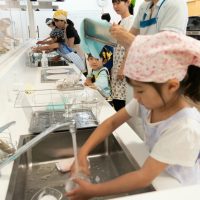 2025年7月31日_親子でひんやり冷たいパフェ作り