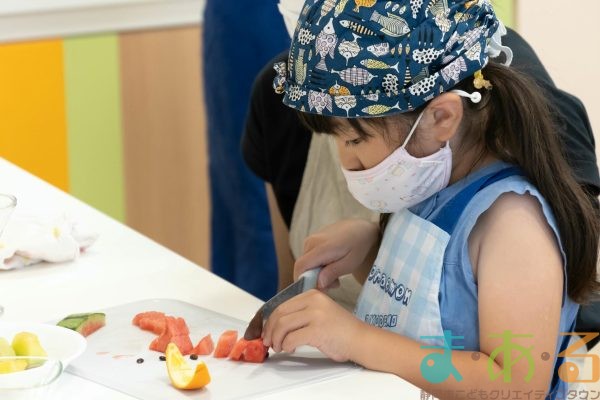 2025年7月31日_親子でひんやり冷たいパフェ作り