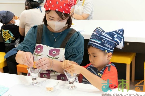 2025年7月31日_親子でひんやり冷たいパフェ作り