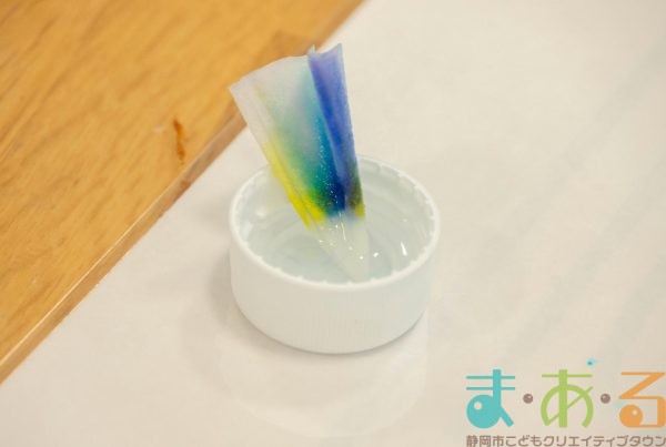 2025年8月11日_科学実験！ペーパークロマトグラフィーでしおり作り