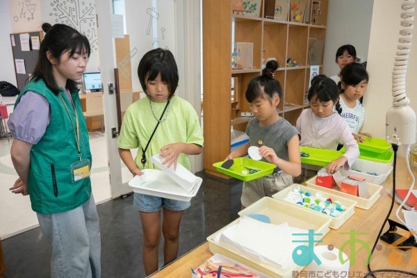 2025年8月11日_科学実験！ペーパークロマトグラフィーでしおり作り
