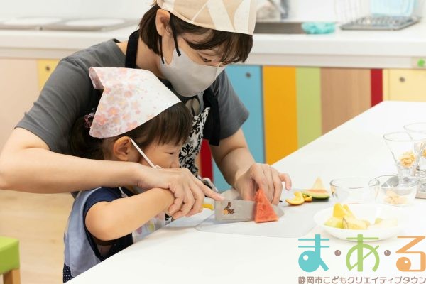 2025年7月31日_親子でひんやり冷たいパフェ作り