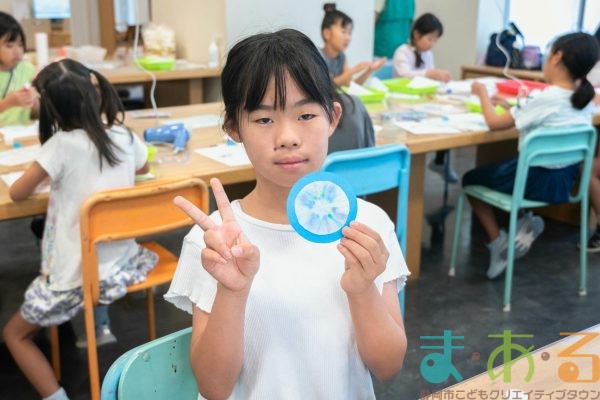 2025年8月11日_科学実験！ペーパークロマトグラフィーでしおり作り