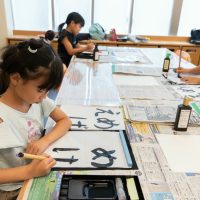 2025年8月17日_書道にチャレンジ！_