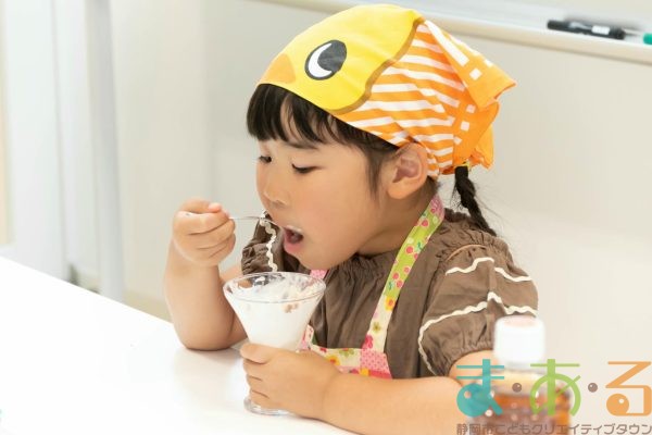2025年7月31日_親子でひんやり冷たいパフェ作り