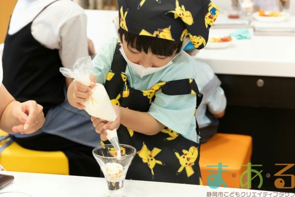 2025年7月31日_親子でひんやり冷たいパフェ作り