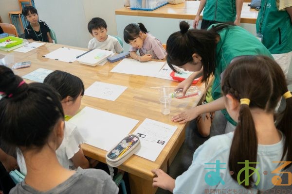 2025年8月11日_科学実験！ペーパークロマトグラフィーでしおり作り