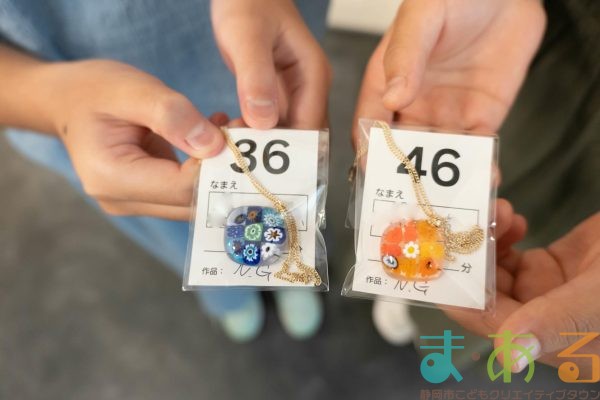 2025年8月25日_フュージングでガラスのアクセサリー作り_