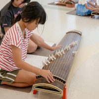 2025年9月27日_和楽器にチャレンジ琴をひいてみよう
