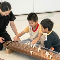 2025年9月27日_和楽器にチャレンジ琴をひいてみよう