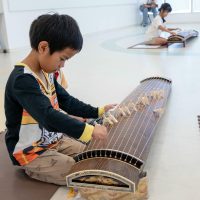 2025年9月27日_和楽器にチャレンジ琴をひいてみよう