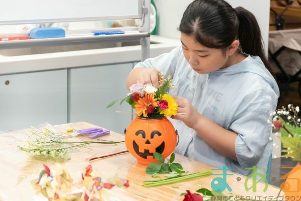 2025年10月19日」_ハロウィンのフラワーアレンジ！