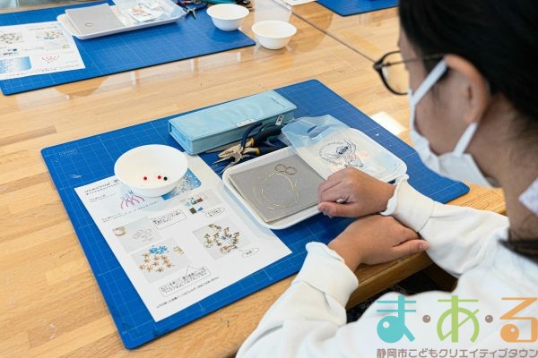 2025年11月1日_「snowflake雪の結晶イヤリング」を作ろう！