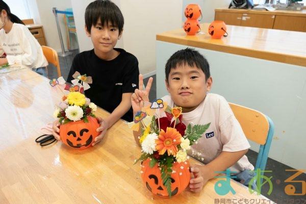 2025年10月19日」_ハロウィンのフラワーアレンジ！