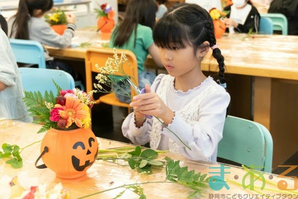 2025年10月19日」_ハロウィンのフラワーアレンジ！