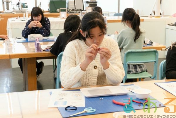 2025年11月1日_「snowflake雪の結晶イヤリング」を作ろう！