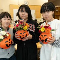 2025年10月19日」_ハロウィンのフラワーアレンジ！
