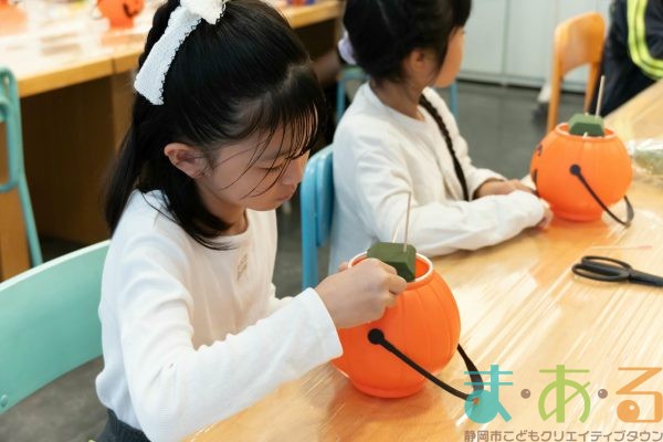 2025年10月19日」_ハロウィンのフラワーアレンジ！