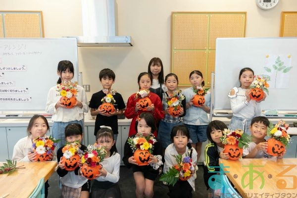 2025年10月19日」_ハロウィンのフラワーアレンジ！