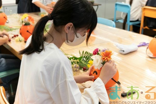 2025年10月19日」_ハロウィンのフラワーアレンジ！