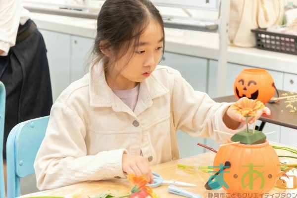 2025年10月19日」_ハロウィンのフラワーアレンジ！