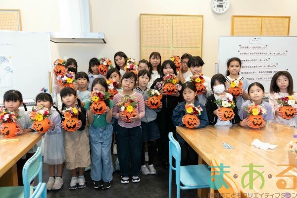 2025年10月19日」_ハロウィンのフラワーアレンジ！