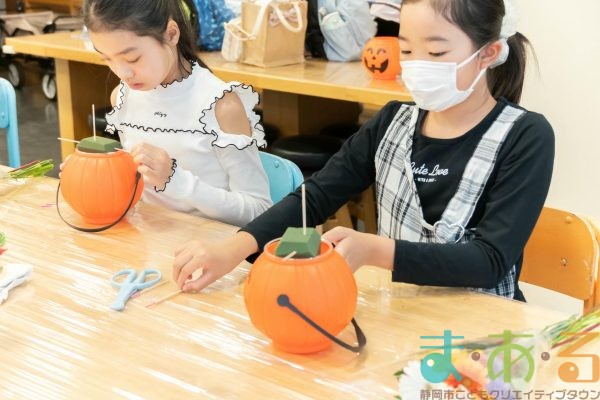 2025年10月19日」_ハロウィンのフラワーアレンジ！