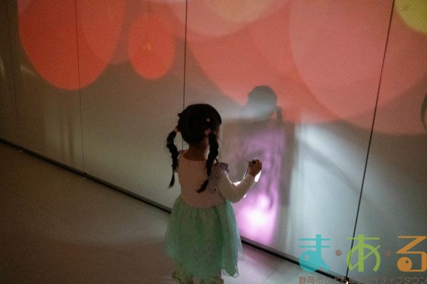 2025年11月14日_ぞうけいあそび（まっくらピカピカ）