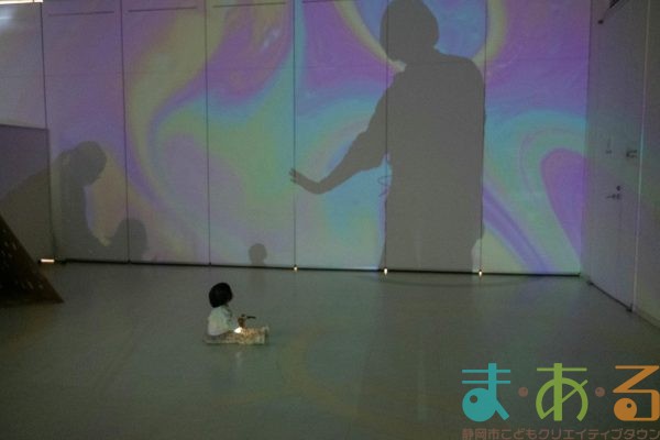 2025年11月14日_ぞうけいあそび（まっくらピカピカ）