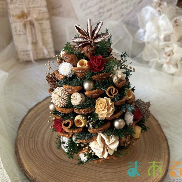 2025年12月13日_松ぼっくりツリー