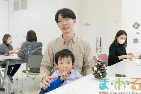 2025年12月13日_松ぼっくりのツリー作り