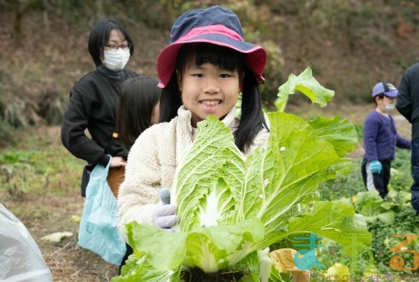 2025年12月20日_冬の里山で収穫体験