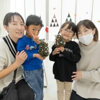 2025年12月13日_松ぼっくりのツリー作り