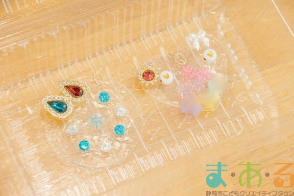 2025年11月30日_キラキラプレート作りに挑戦!