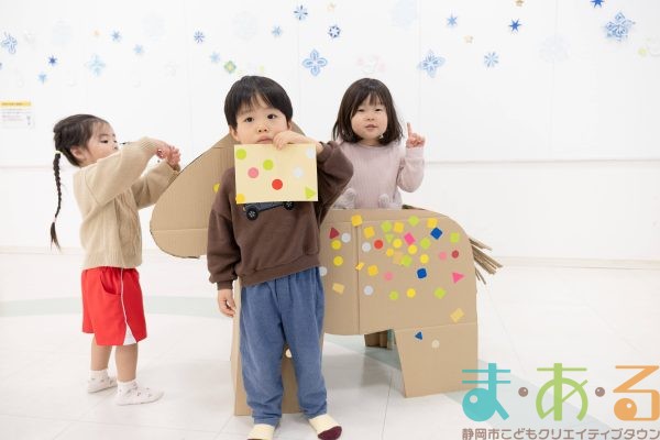 2026年1月8日_ぞうけいあそび（シールでペタペタ）