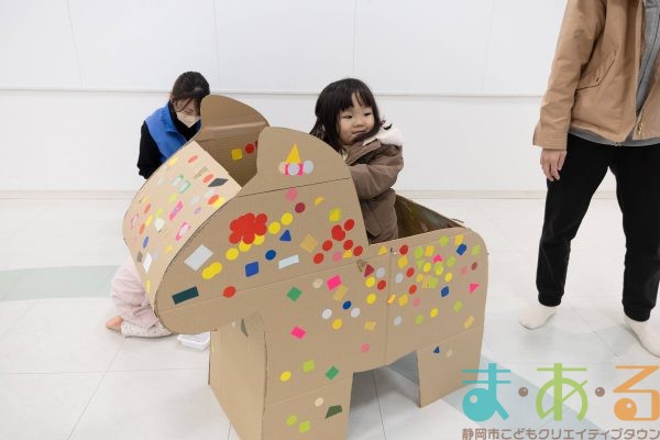 2026年1月8日_ぞうけいあそび（シールでペタペタ）